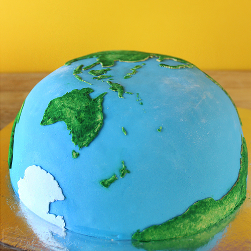 13 Photos of World Shaped Cakes