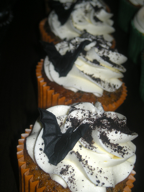 Halloween Bat Cupcake Oreo