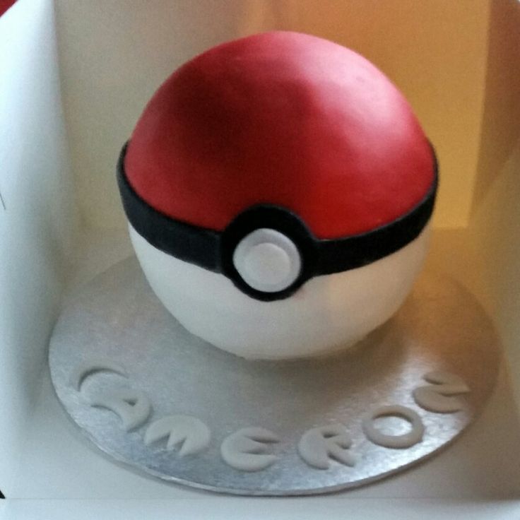 Pokeball Cake