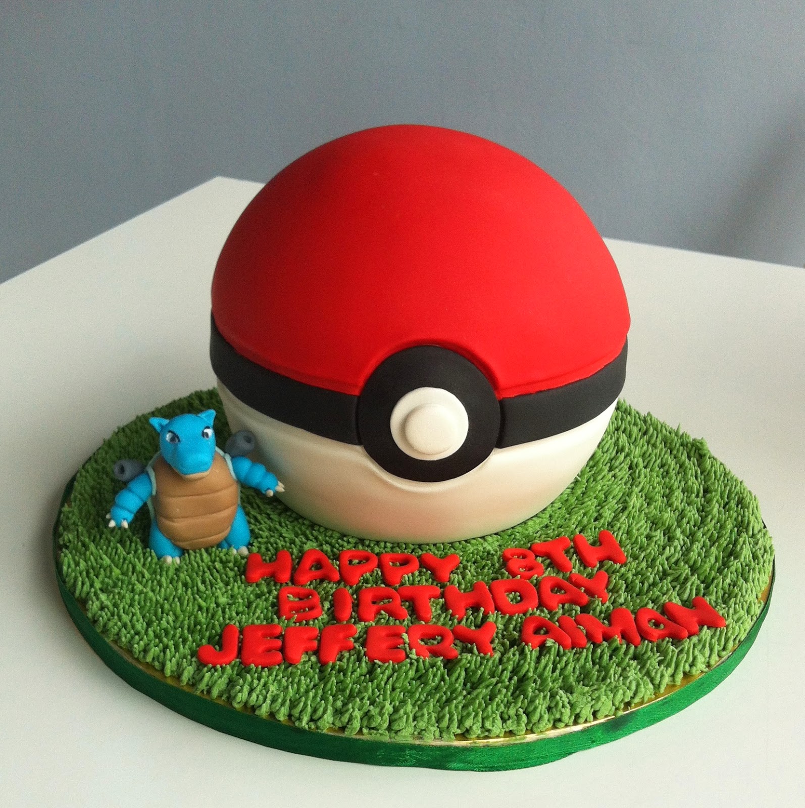 Pokemon Ball Cake