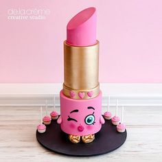 S Hopkins Lippy Lip Cake