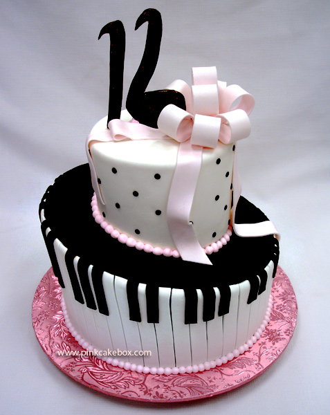 Sweet 16 Piano Birthday Cakes