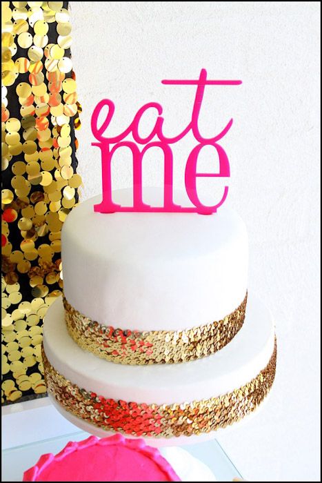 12 Fabulous Black And Gold 40th Birthday Cakes For Women Photo