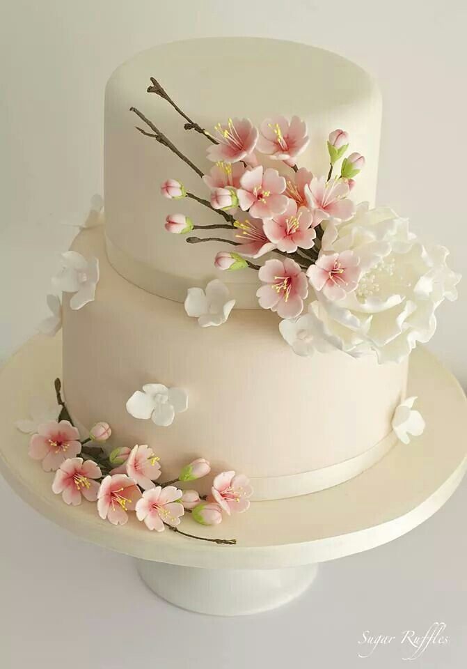 Elegant Flower Fondant Cake