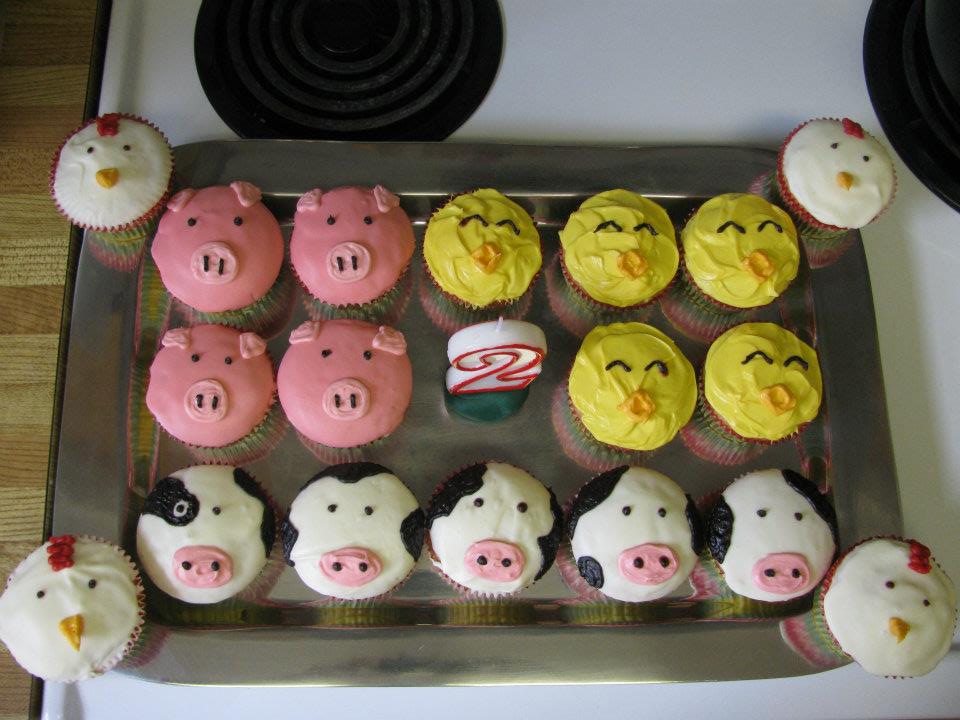 Farm Animal Cupcakes Birthday Party