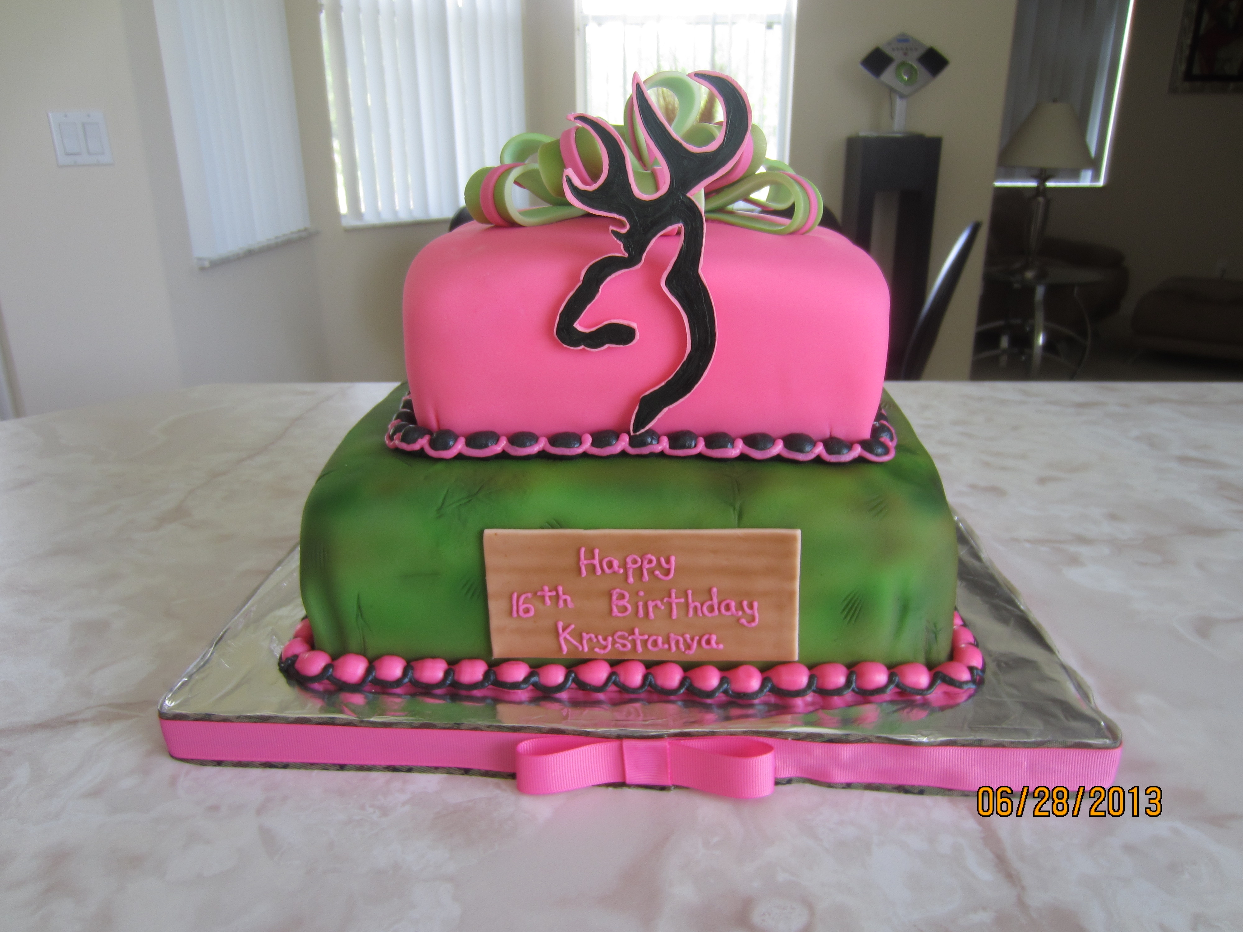 Girls Sweet 16 Birthday Cake