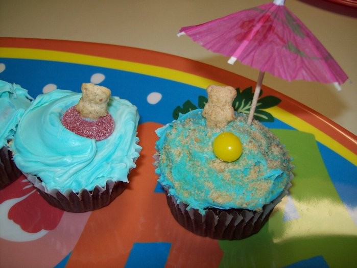 Easy Luau Cupcake Ideas