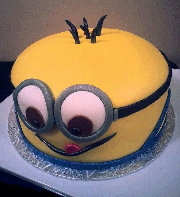 Minion Birthday Cake