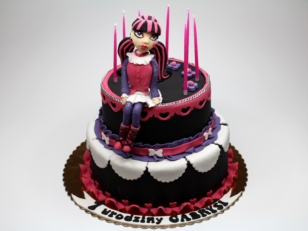 Monster High Draculaura Birthday Cake