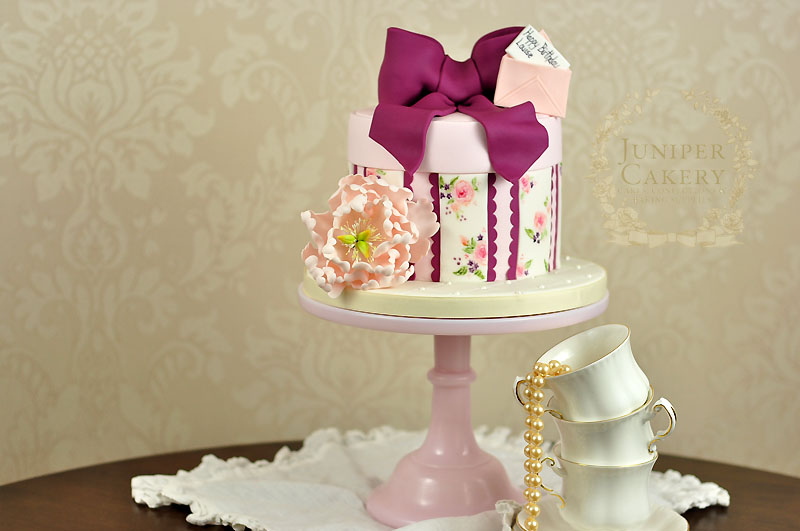 Vintage Hat Box Cake