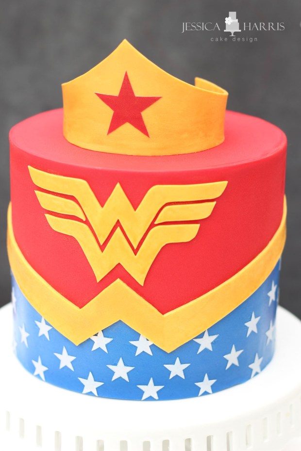 Wonder Woman Cake