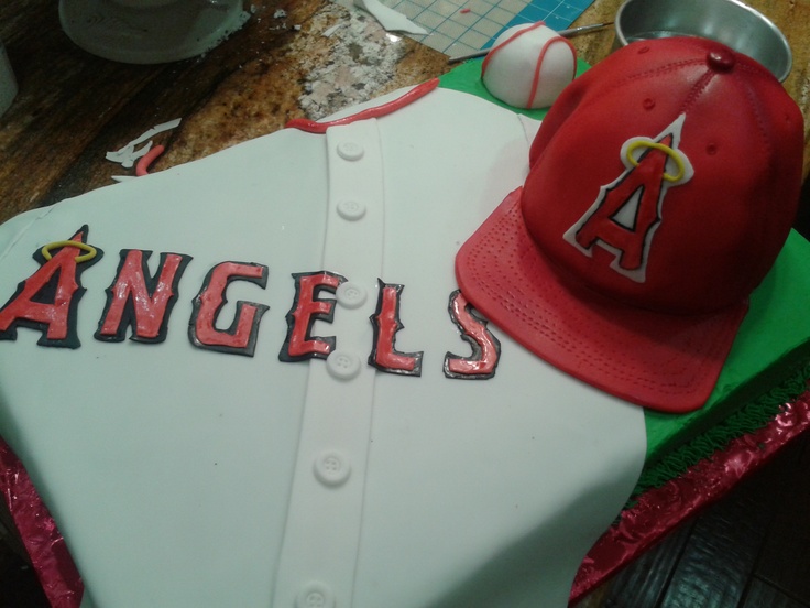 10 Photos of Angels In Custom Baseball Birthday Cakes