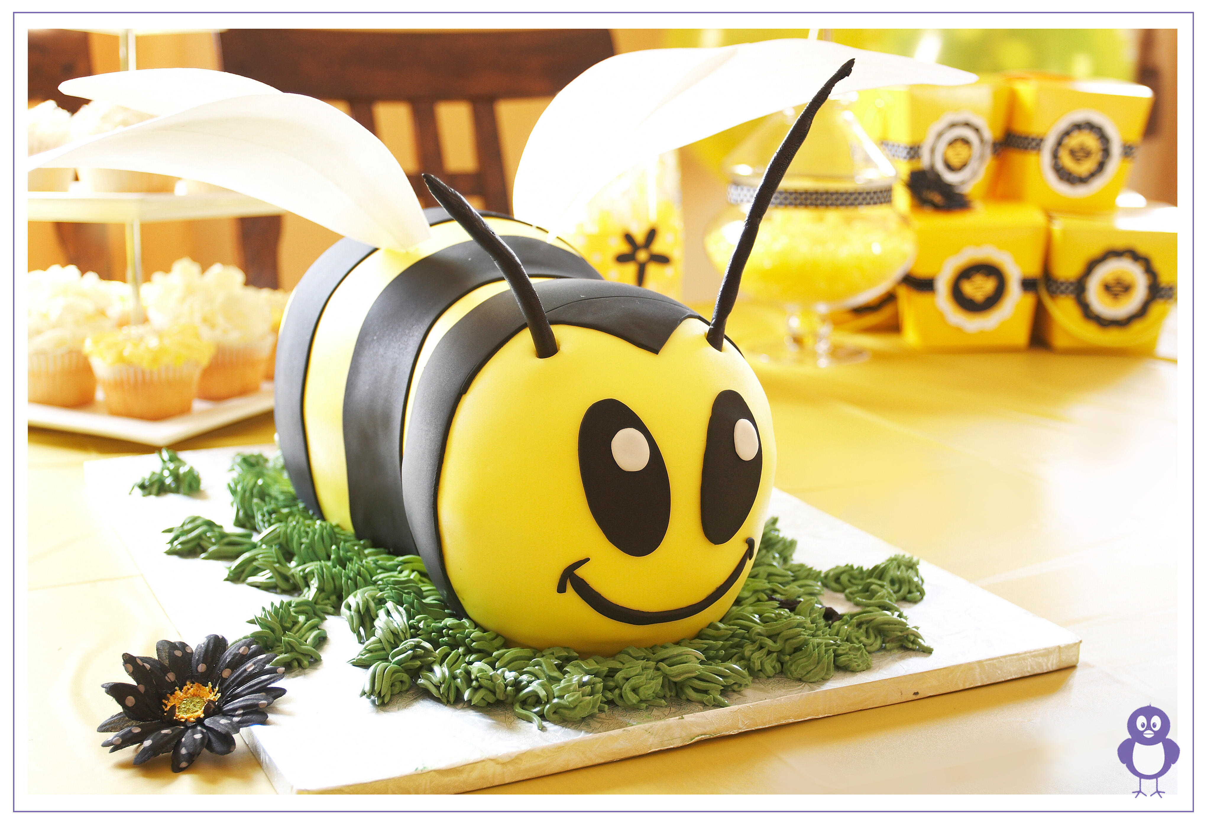 Bumble Bee Birthday Cake