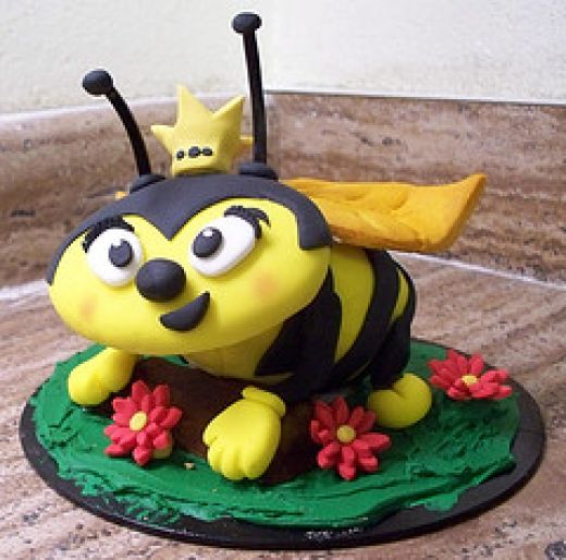 Bumble Bee Birthday Cake