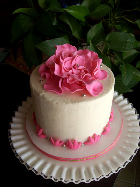 Cake with Fondant Flowers