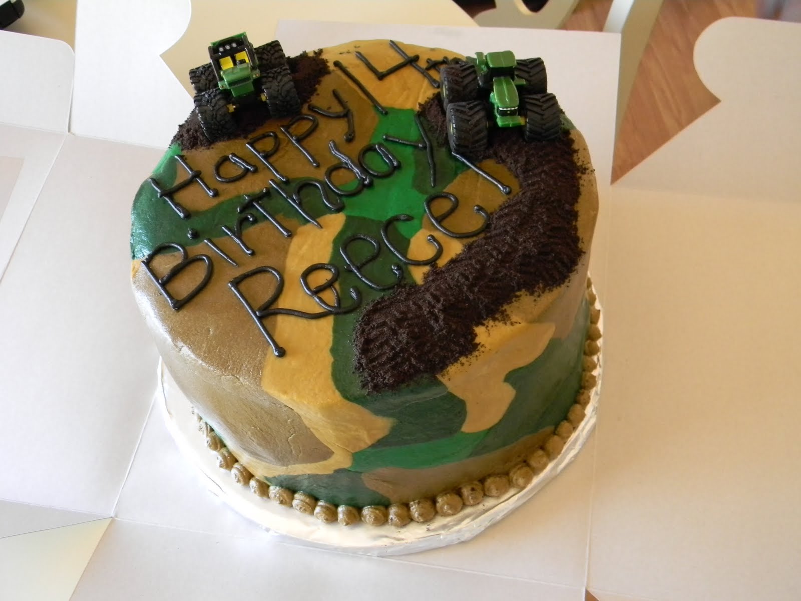 8 Photos of Camo Truck Cakes