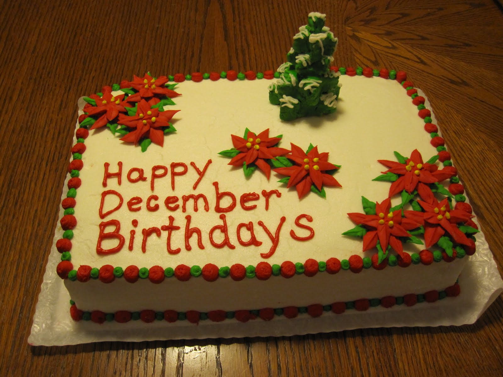 12 Photos of Fun December Birthday Cakes