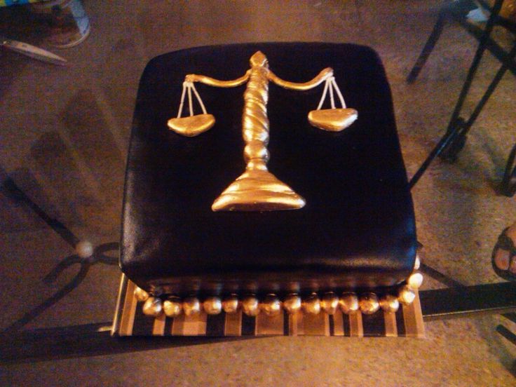 Lawyer Scales of Justice Law Degree Cake