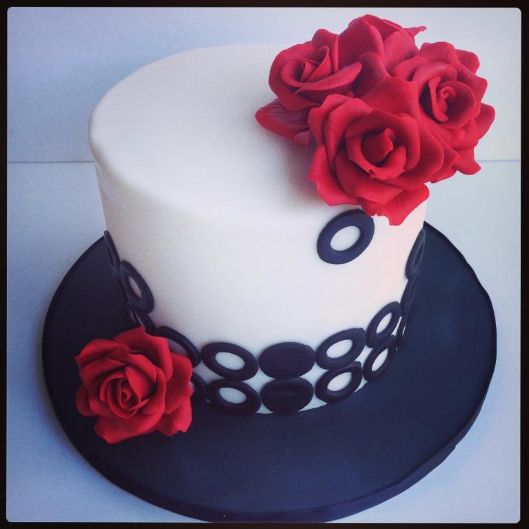 Cake with Red Roses