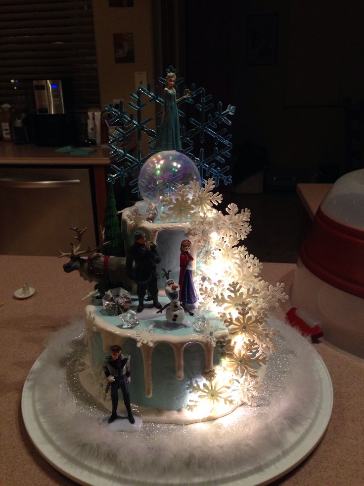 Disney Frozen Cake with Lights