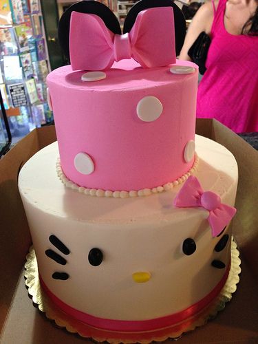 Hello Kitty Minnie Mouse Cake