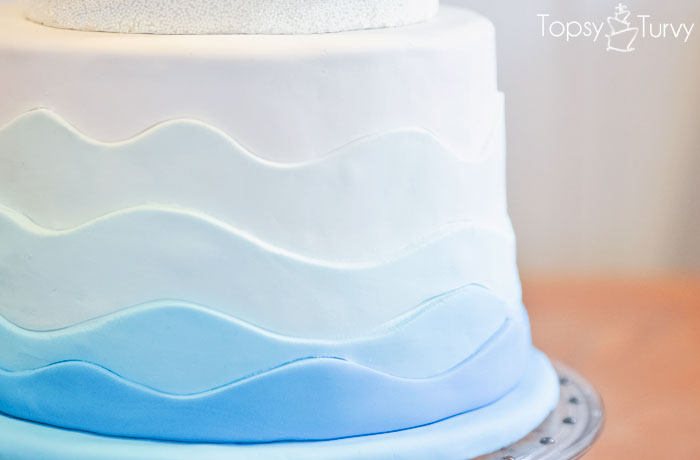 How to Make Waves On a Cake with Fondant