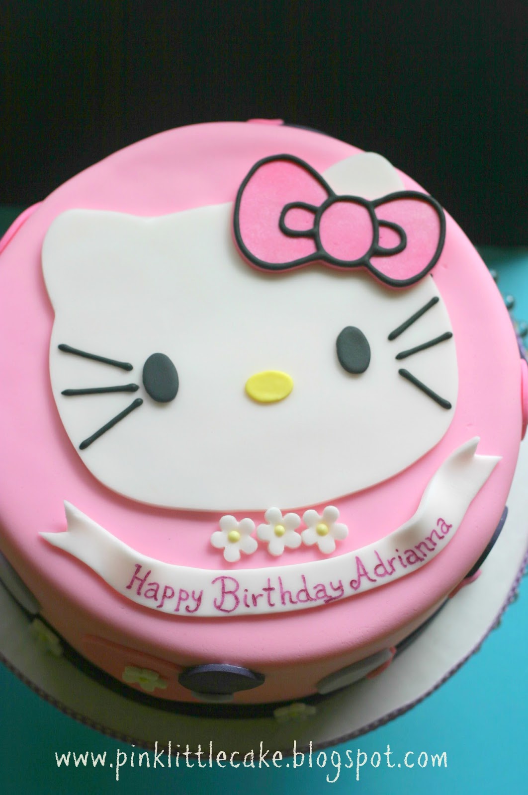 Small Hello Kitty Cake