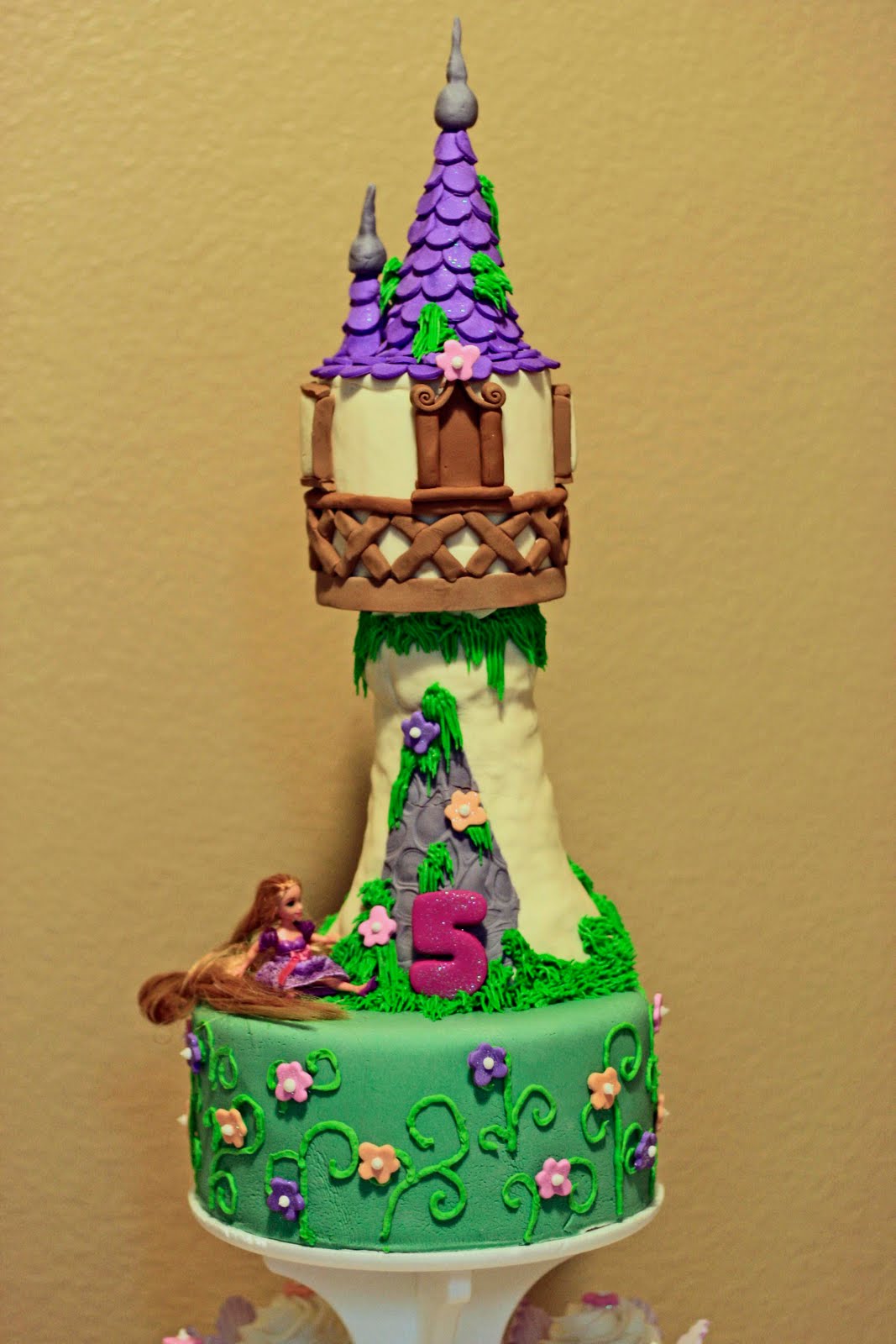 Tangled Birthday Cake Ideas