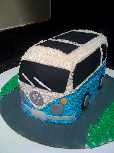 VW Bus Birthday Cake