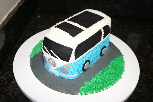 VW Bus Birthday Cake