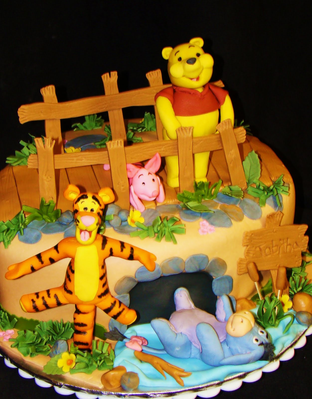 Winnie the Pooh and Friends Birthday Cake