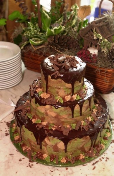 Camo Wedding Cake Ideas