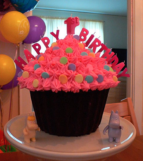 Giant Cupcake Birthday Cake Ideas