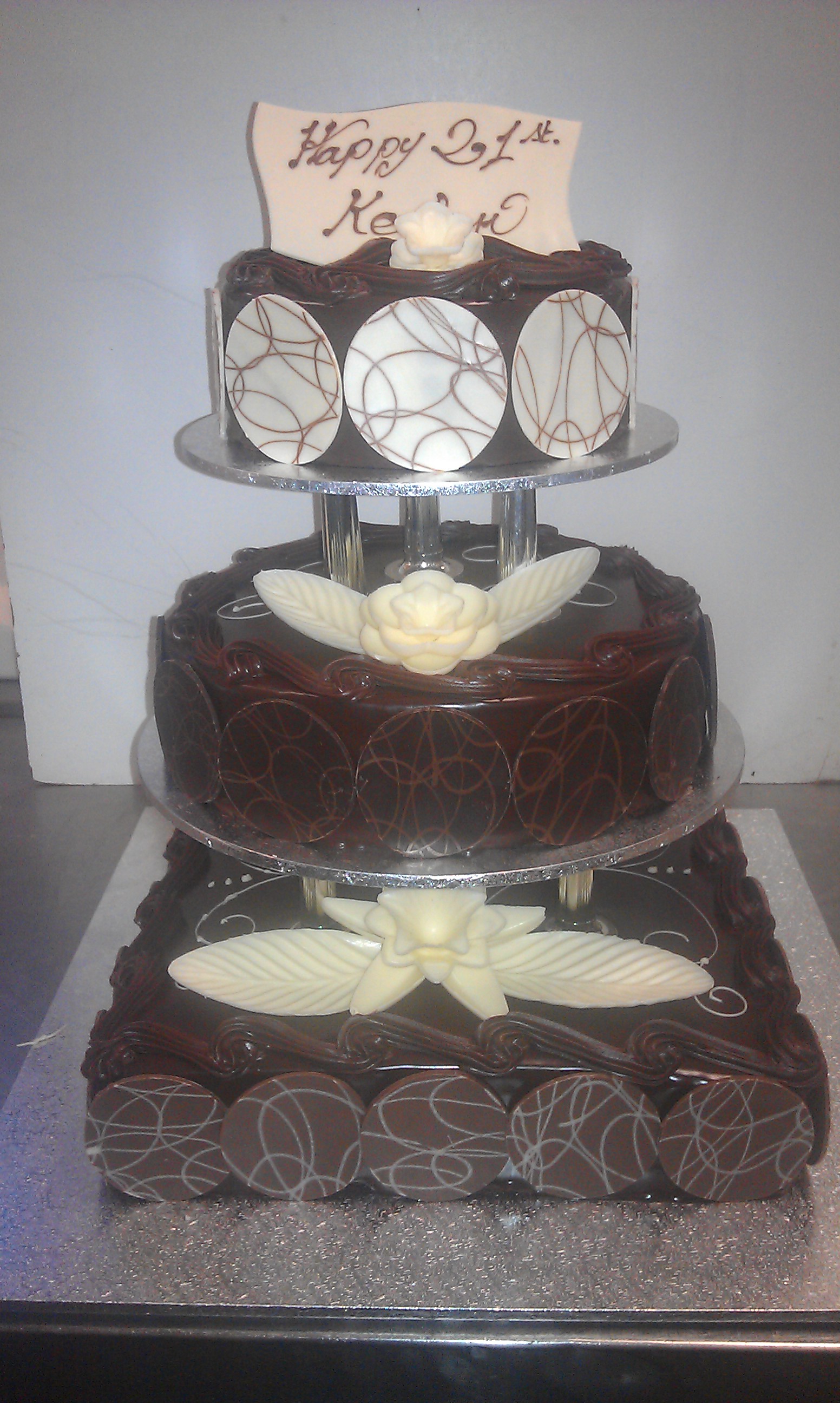 3 Tier Wedding Cakes with Pillars