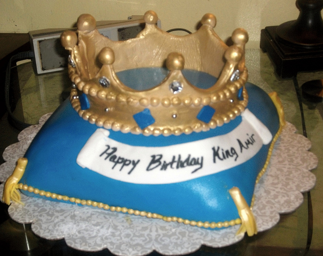 Birthday Boy Crown Cakes