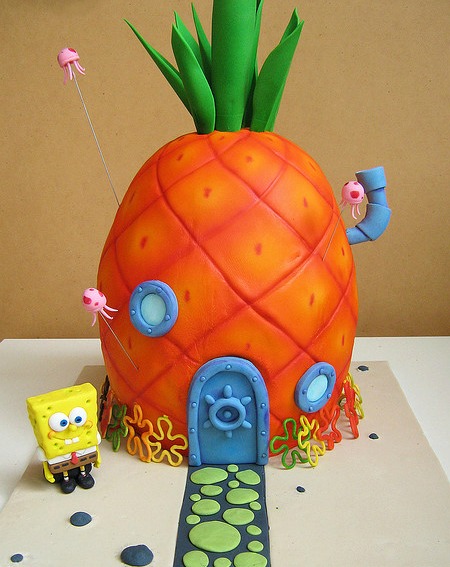 Cake Shaped Like Pineapple