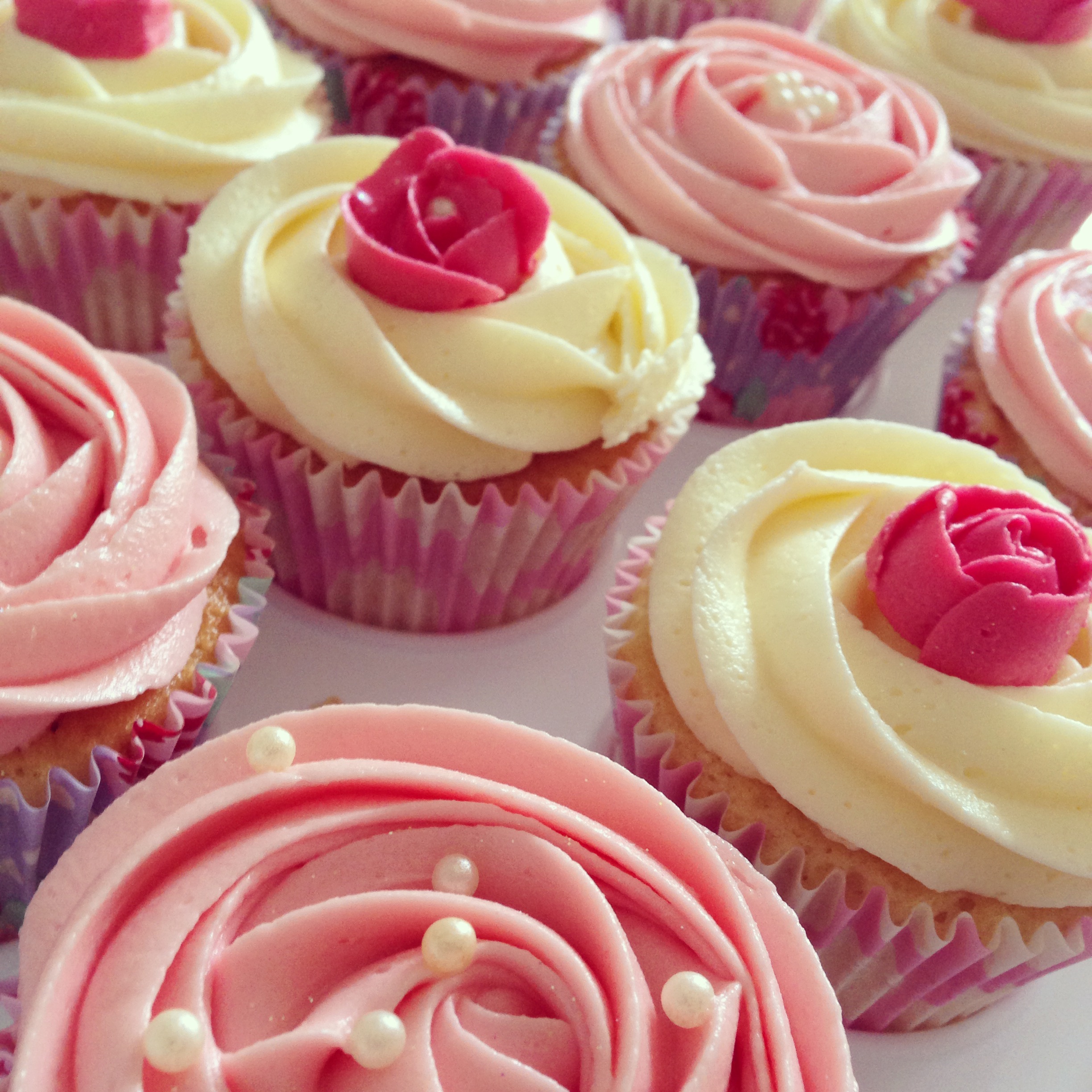 11 Photos of Buttercream Cake With Cupcakes For Girls