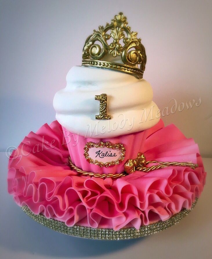 Fondant Crown Cupcake