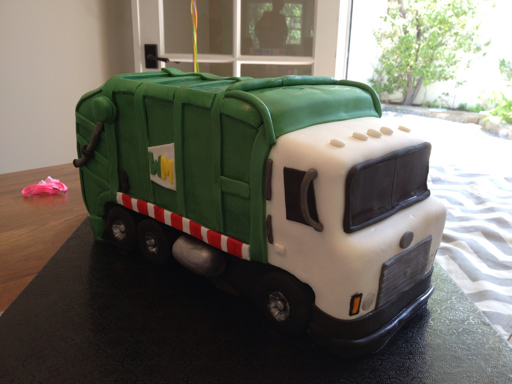 10 Photos of Garbage Truck Cakes For Boys