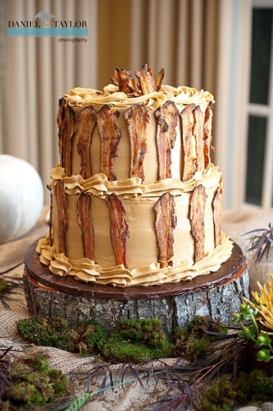 Maple Bacon Grooms Cake