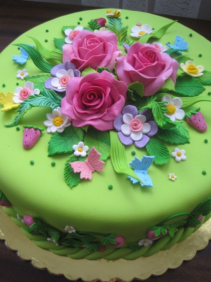 Beautiful Birthday Cakes with Flowers