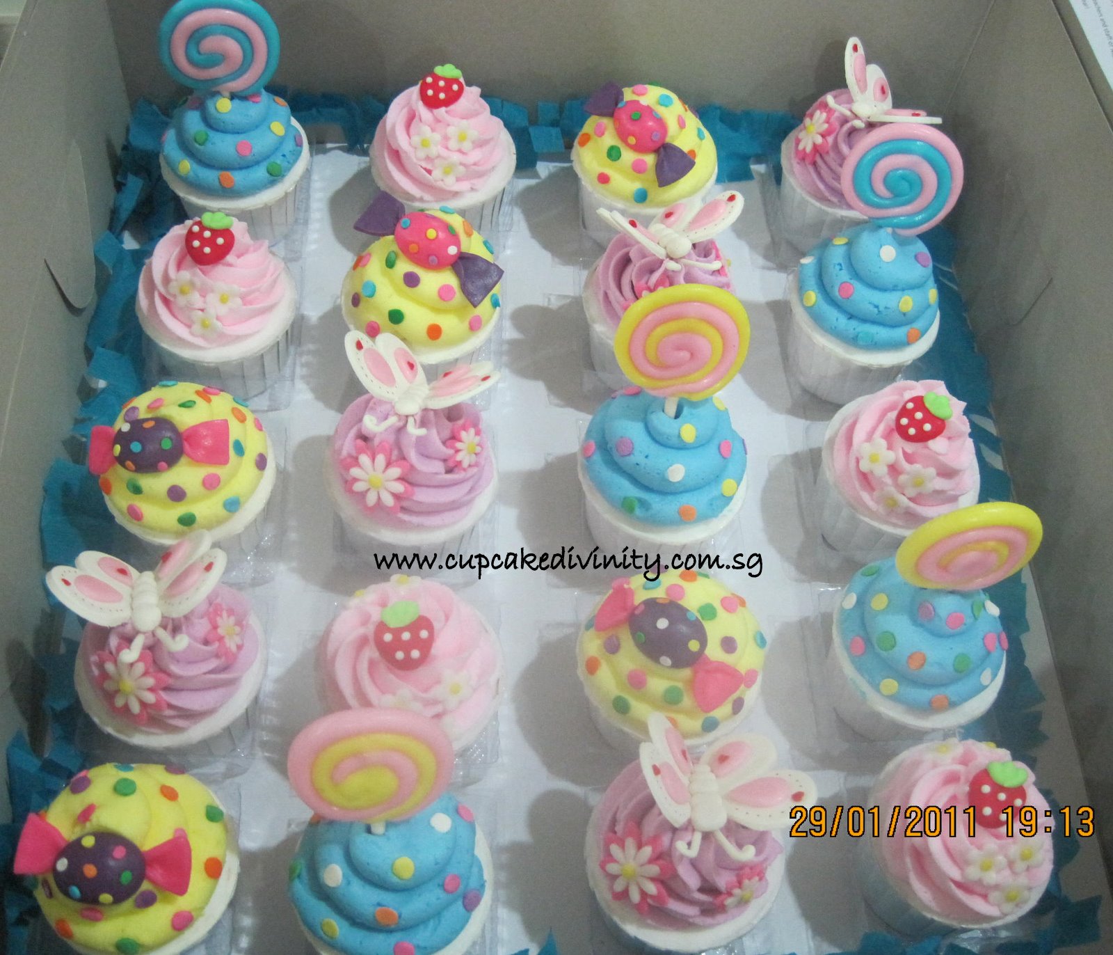 7 Photos of Candy Themed Birthday Cake And Cupcakes