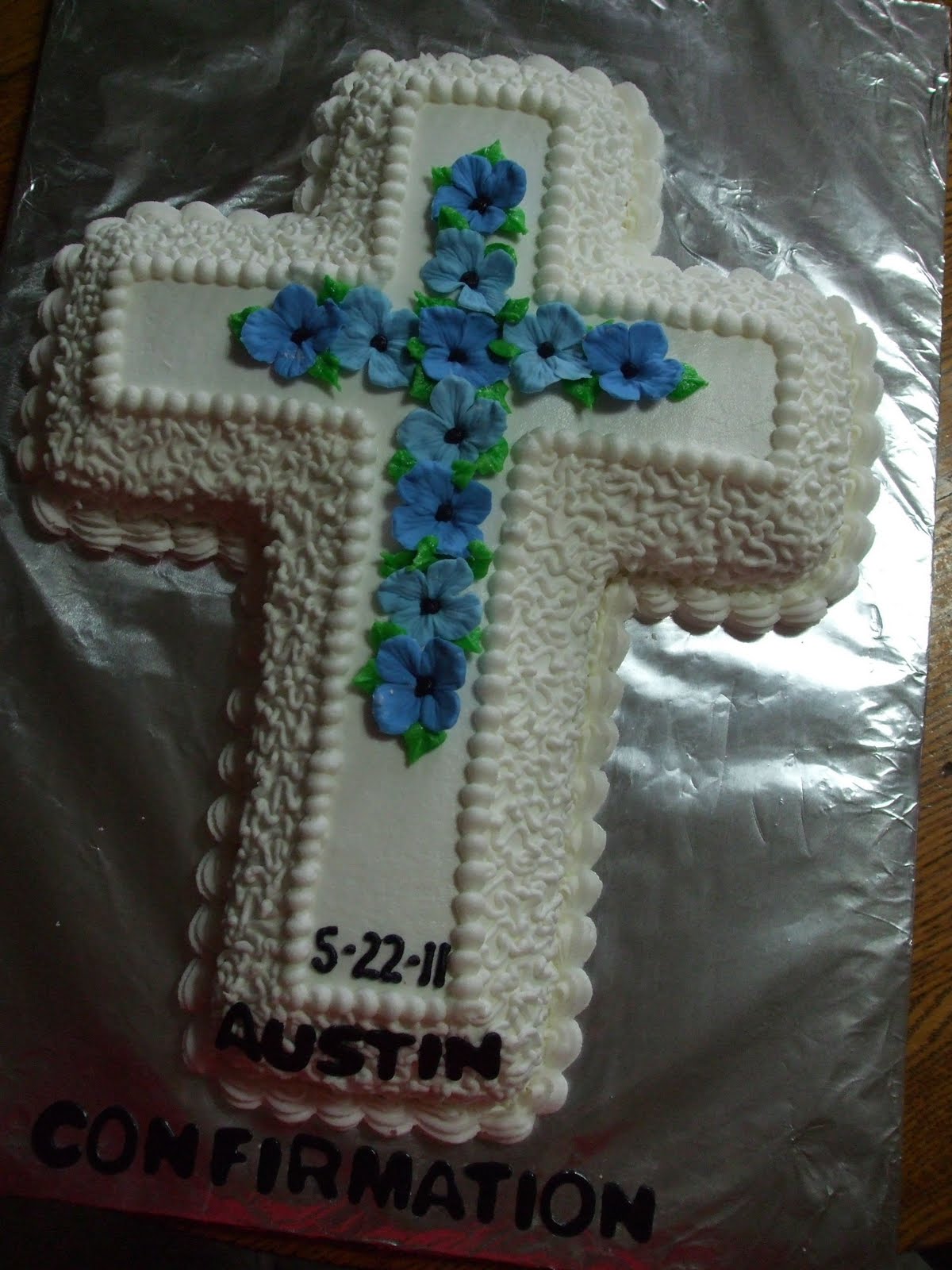 Confirmation Cakes with Cross