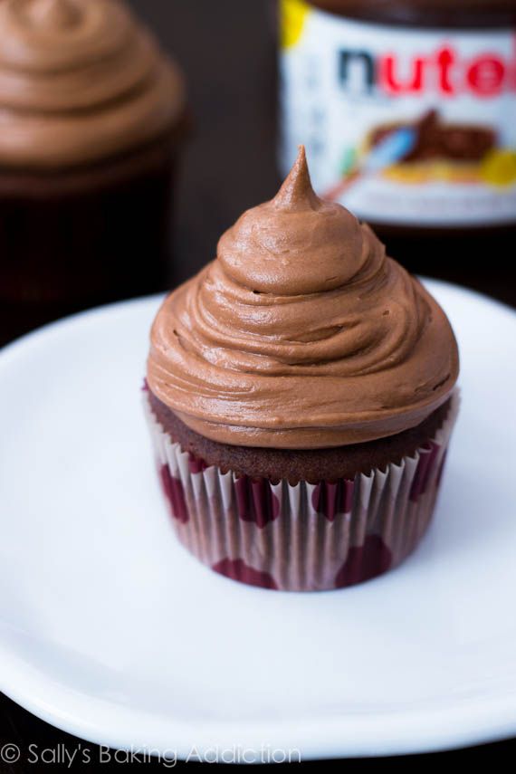 Creamy Chocolate Cupcakes with Frosting