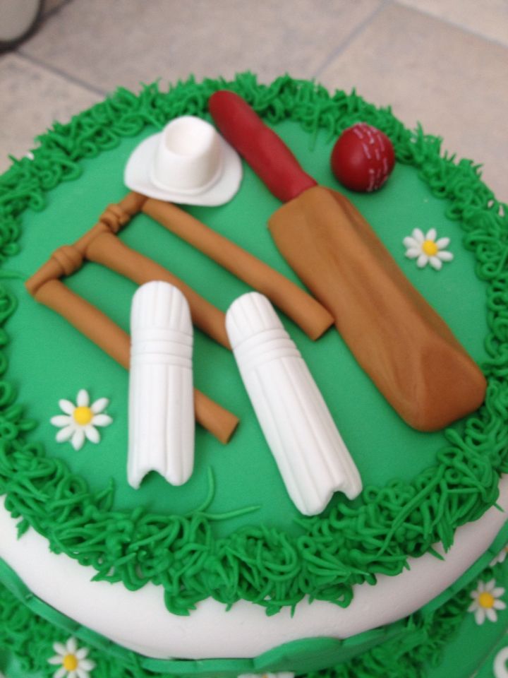 7 Photos of Birthday Cakes Cricket Bat