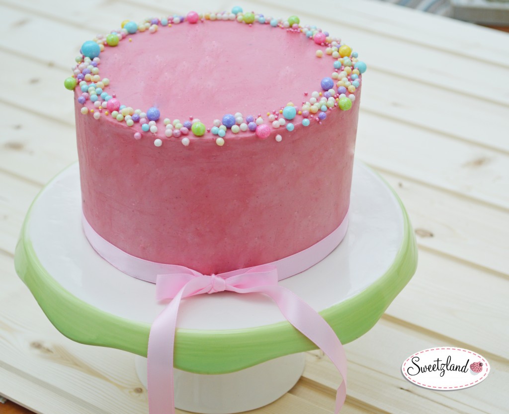 Decorating Cake without Fondant