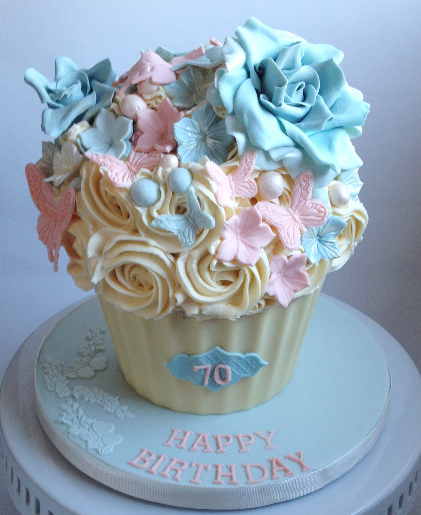 Giant Cupcake Birthday Cake