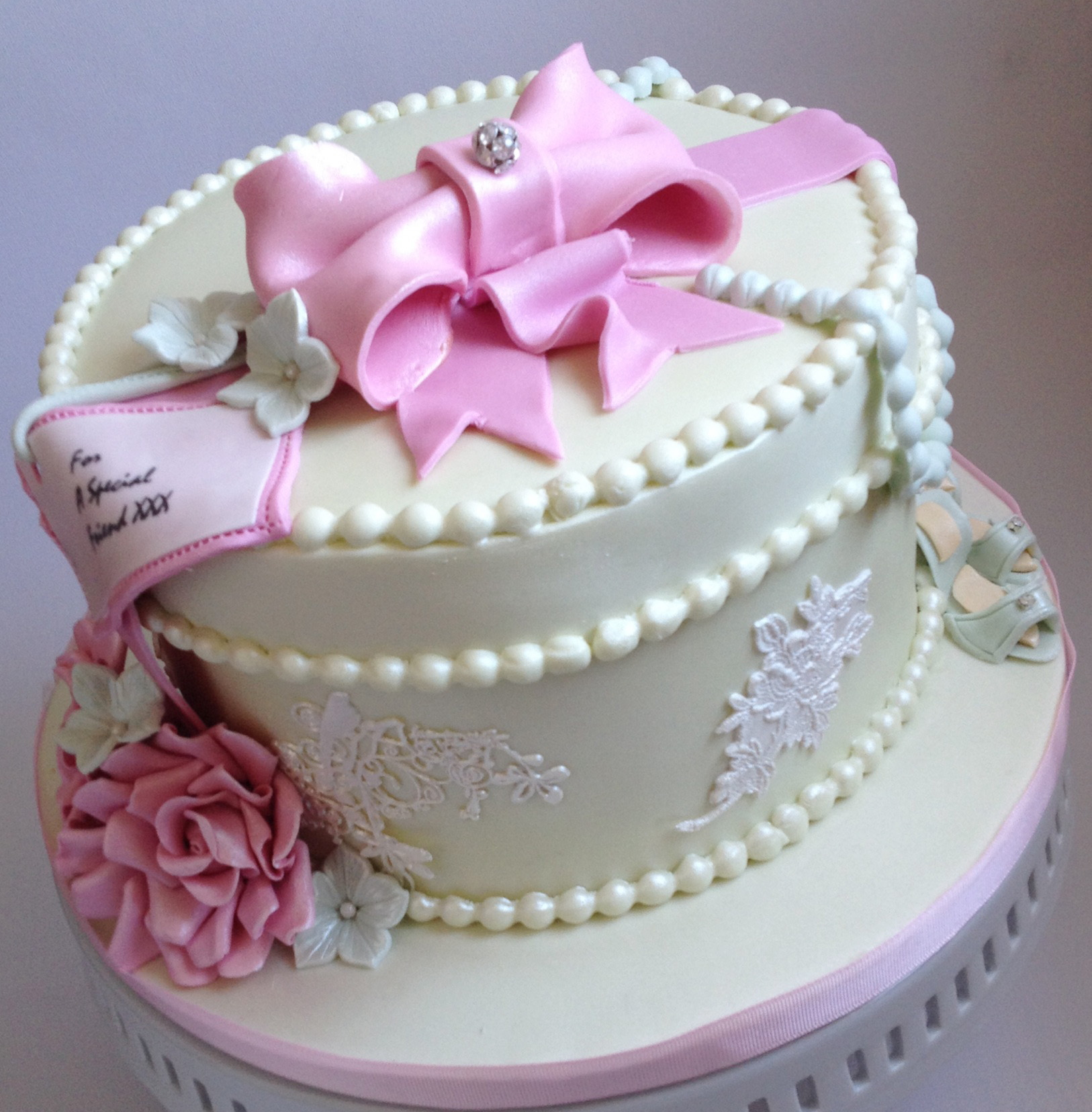 Pretty Vintage Birthday Cake