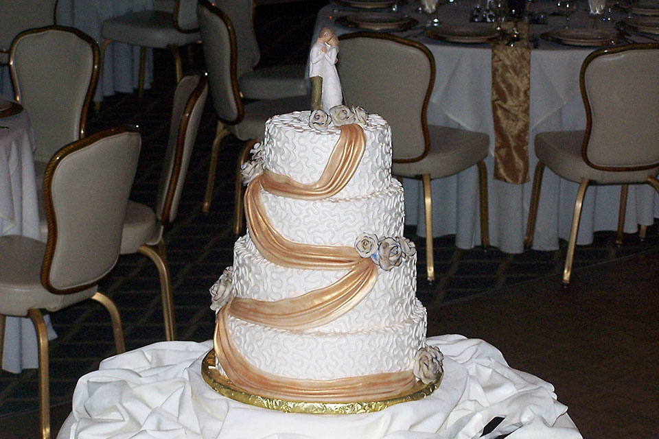 Wedding Cakes with Fountains