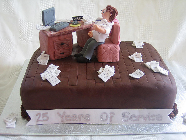 12 Photos of 25 Year Work Anniversary Cakes